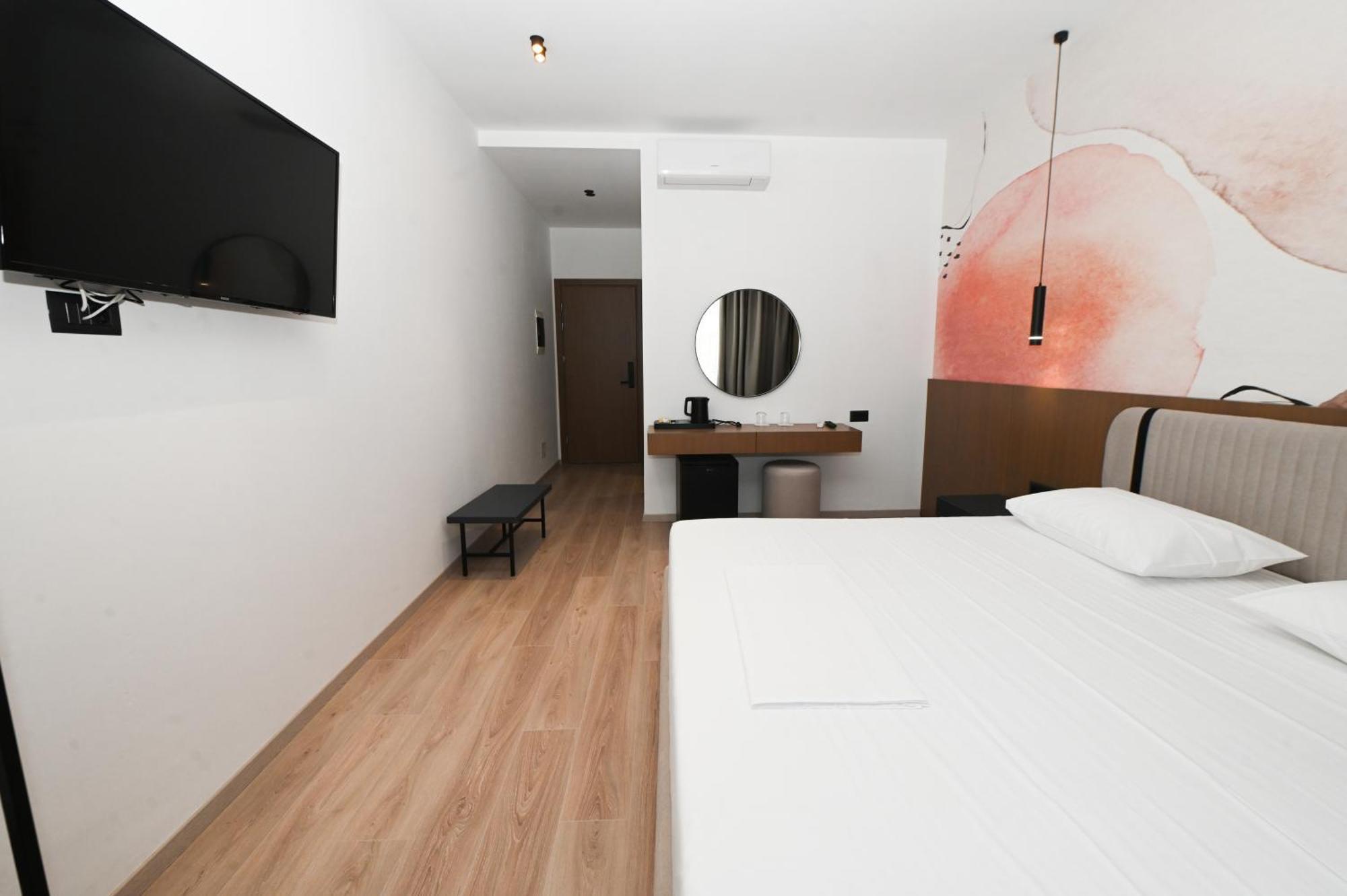 Monun Hotel Ksamil Esterno foto