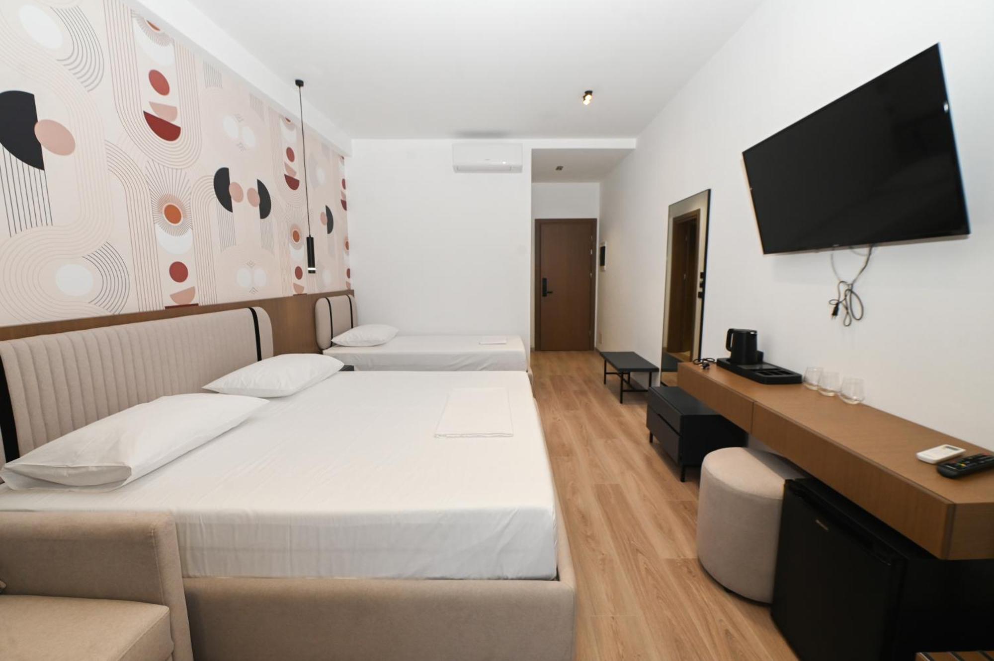Monun Hotel Ksamil Esterno foto