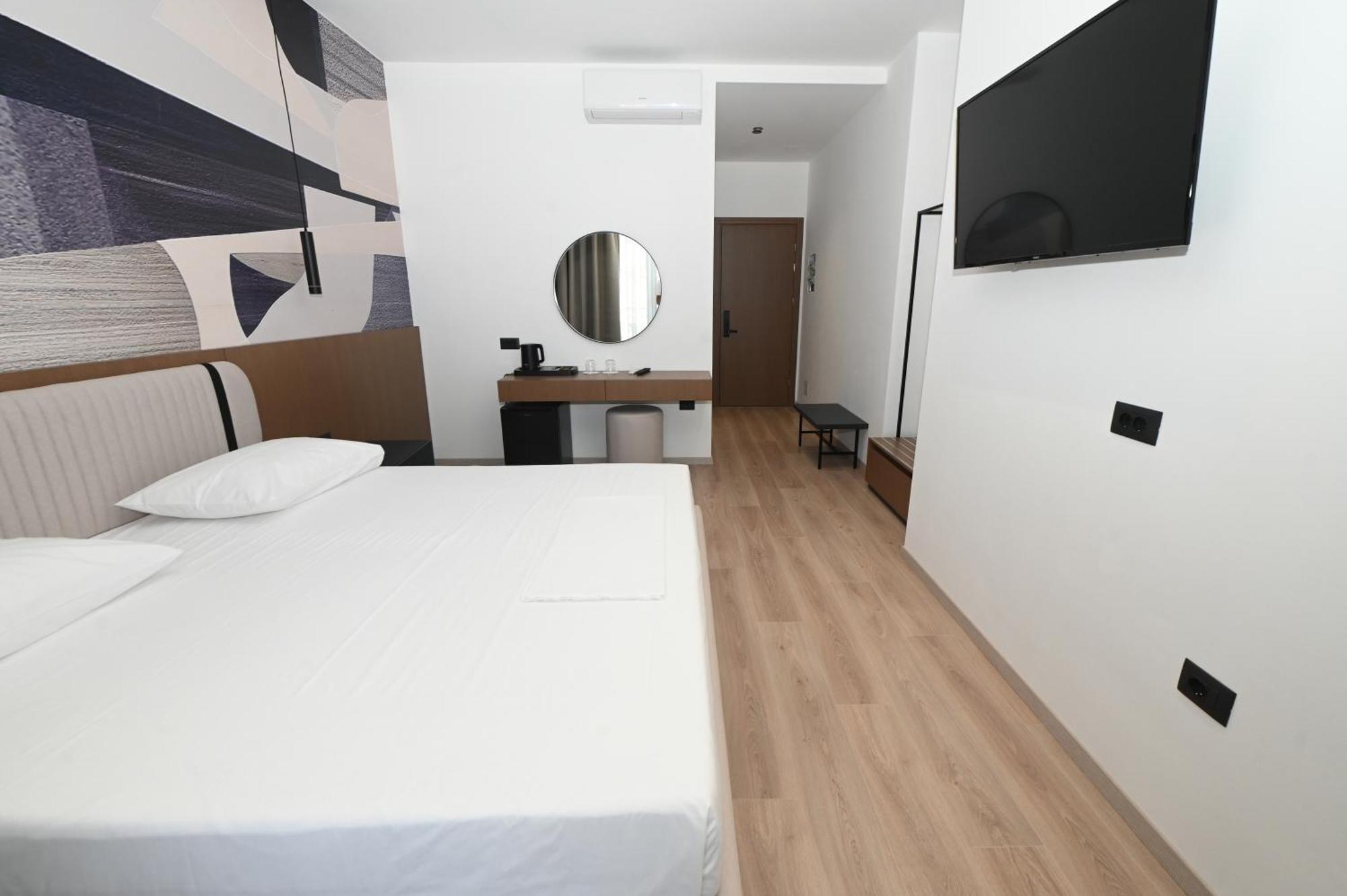 Monun Hotel Ksamil Esterno foto