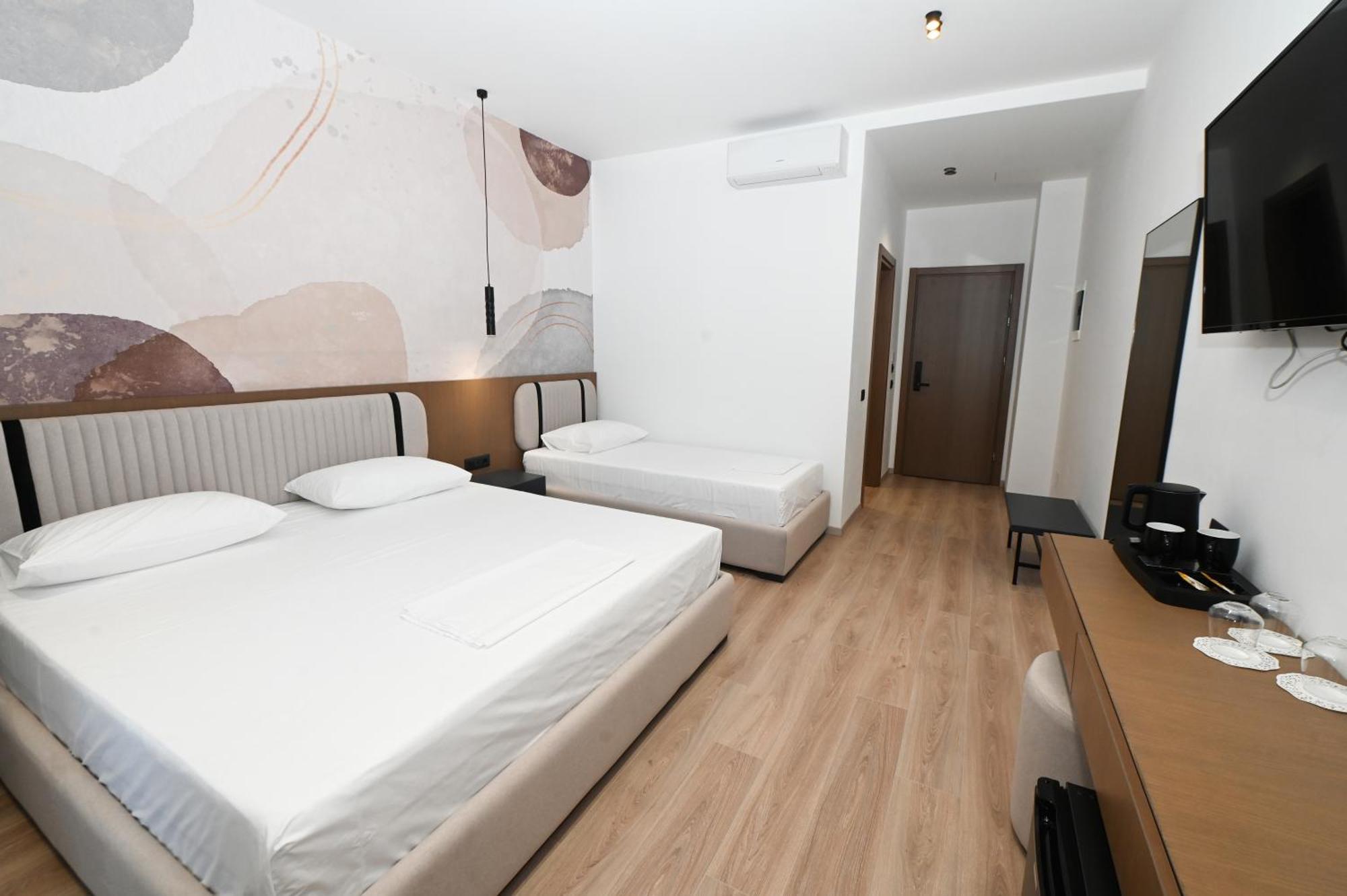 Monun Hotel Ksamil Esterno foto